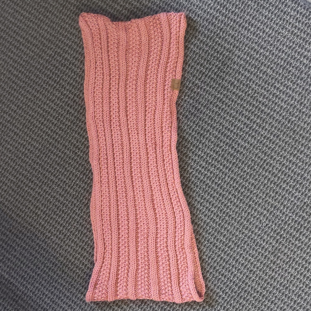 Mauve Ribbed Infinity scarf - Picture 3 of 3